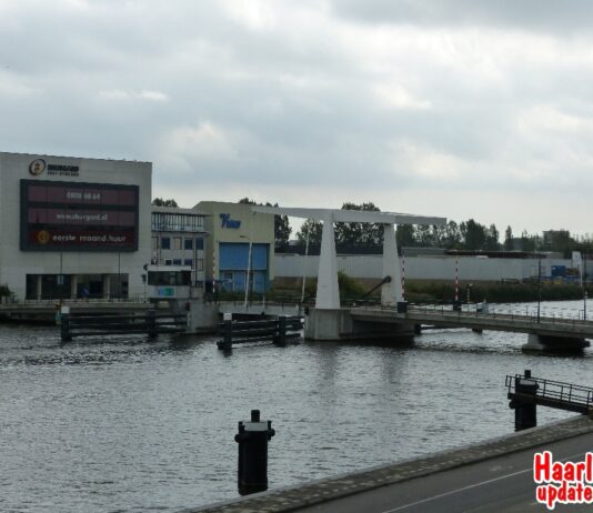 Waarderbrug afgesloten door technisch defect