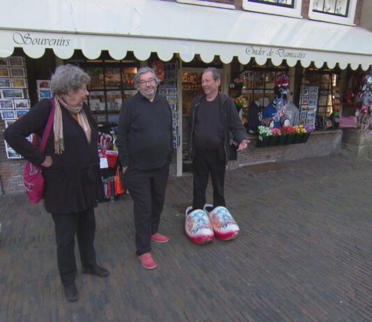 Hier zijn de Van Rossems – vrijdag in Haarlem, stad van helden De Van Rossums in Haarlem. Foto: NTR.