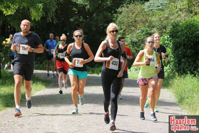 Letterenloop 10 km in 53.33 minuten 14062014 Letterenloop 10 km in 53.33 minuten 14062014. Foto: Sportssupport.