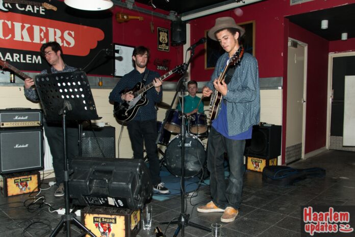 De Haarlemse band Riverbank Revelations tijdens de PopScene On Tour in café Crackers. Fotografie: Hans van Leuven / Madrieco.nl.