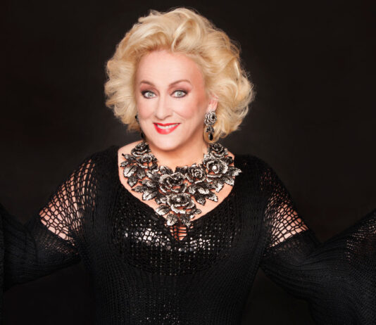 Karin Bloemen treedt 10 november in de Philharmonie op voor mantelzorgers Karin Bloemen. labloemen.nl.