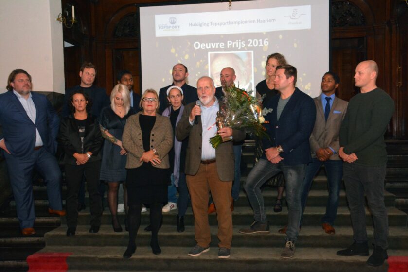 Cor van der Geest ontvangt oeuvreprijs Cor van der Geest ontvangt oeuvreprijs. Fotografie: Onno Hulshof.