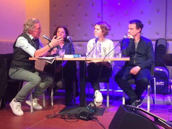Foto Schuurshow, Toneelschuur.