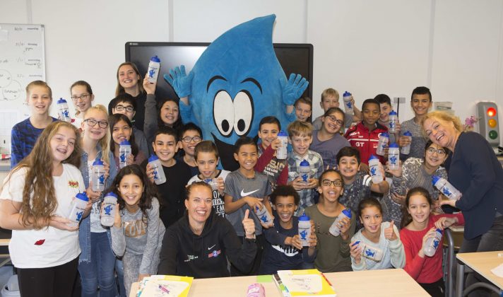 Klas met bidons. Fotografie: Renata Jansen.