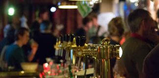 Facebookgroep Haarlem updates café