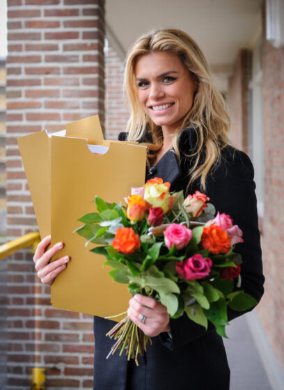 Inwoners Haarlem winnen samen 100.000 euro bij Postcode Loterij Postcode Loterij ambassadeur Nicolette van Dam. Fotocredits Roy Beusker Fotografie.