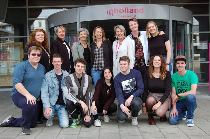 Groepsfoto Berklee en Inholland studenten. Ingezonden pr foto.