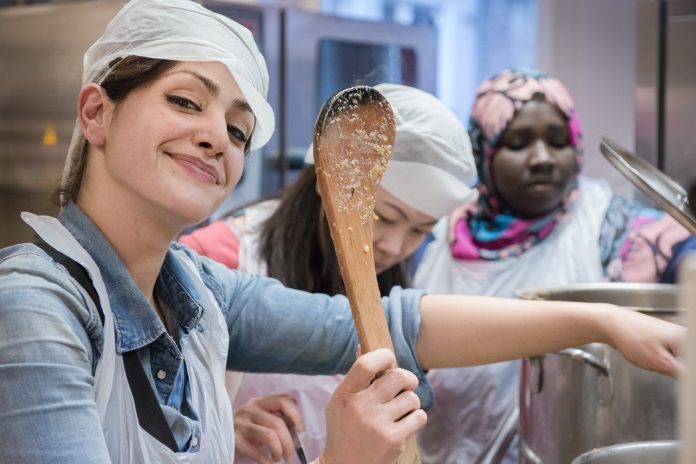 Saji bij de Wereldkeuken. Ingezonden pr foto. Fotografie: Marisa Beretta.