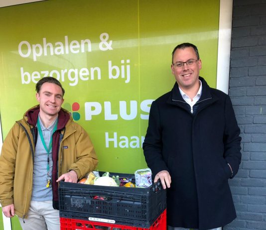 Gered Voedsel Schakelaar: “Eerste succesvolle samenwerking” Links Hessel Ras (HVO Querido) en rechts Jeroen Vuijst (PLUS). Aangeleverde foto.