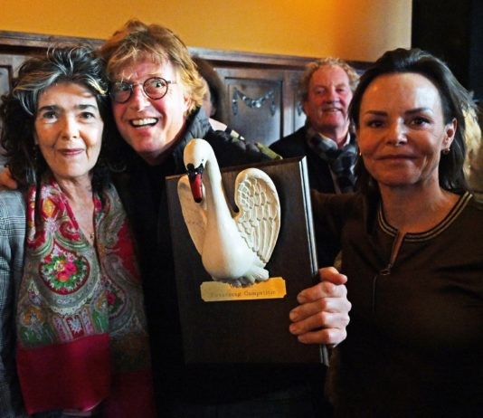 Meezingers en tranentrekkers bij nieuwe Zwanenzang Zwanenzang 2019 winnaar Rene Las van Bennekom. Fotografie: Onno Hulshof.