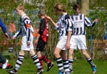 Eredivisievoetballers geven clinics bij Onze Gezellen