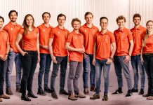 Christiaan uit Santpoort-Zuid nieuwe teamleider Vattenfall Solar Team In het kader van het coronaprotocol is het Vattenfall Solar Team niet samen als team op de foto gegaan. De teamfoto is samengesteld uit 17 individuele foto’s. Foto: Jorrit Lousberg / Vattenfall Solar Team.