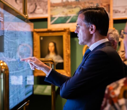 Haarlems bureau Perspekt Studio’s verzorgt concept, ontwerp en realisatie van nieuwe tentoonstelling “Macht, 800 jaar Binnenhof” Opening nieuwe tentoonstelling “Macht, 800 jaar Binnenhof”. Fotografie: Kim Verkade.