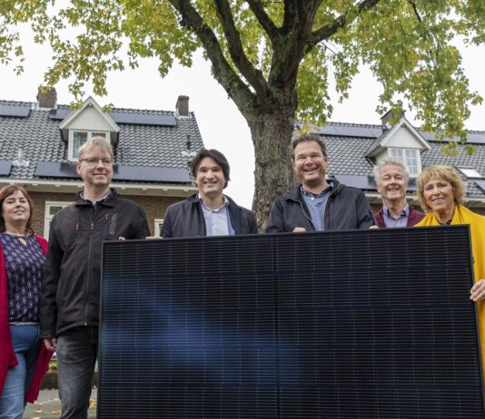 Vernieuwd beleid zonne-energie in beschermd stadsgezicht en op monumenten Gezamenlijk leg plan Zaanenlaan. Fotografie: Jurriaan Hoefsmit.