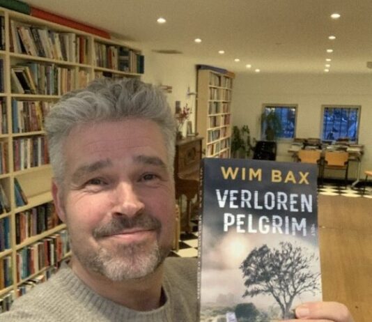 Boekpresentatie en lezing bij Kennemer Boekhandel Wim Bax. Ingezonden foto.