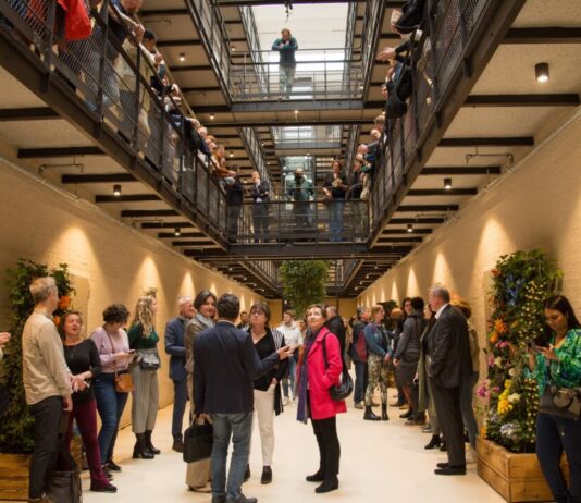 Nieuw studentencomplex De Vest in Haarlem feestelijk geopend