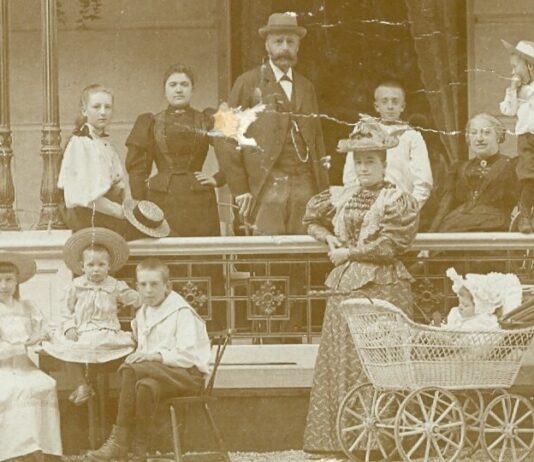 Leyduin-lezing: “Ooms erfenis …” Familie Van Lennep op de veranda.