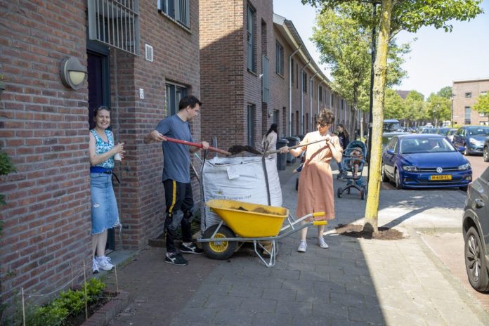 Tegelwipactiedag. Fotografie: Jurriaan Hoefsmit.