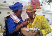 Culturele organisaties in centrum van Haarlem in de spotlight in vierde week van Cultuur023 Tentoonstelling Vrouw in Klederdracht in fotogalerie De Gang, fotograaf: Ineke Mok.