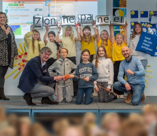 Feestelijke ingebruikname 92 zonnepanelen op Bos en Duinschool in Bloemendaal