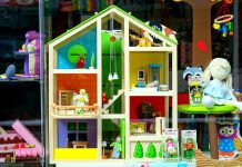 Burgemeester Smit (Beverwijk) opent 31 januari De Speelgoedbank IJmond White Dollhouse