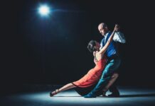 Workshop Salsa dans en muziek Photo by Marko Zirdum on Pexels