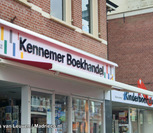 Schrijvers Gerbrand Bakker en Gerard van Emmerik in gesprek