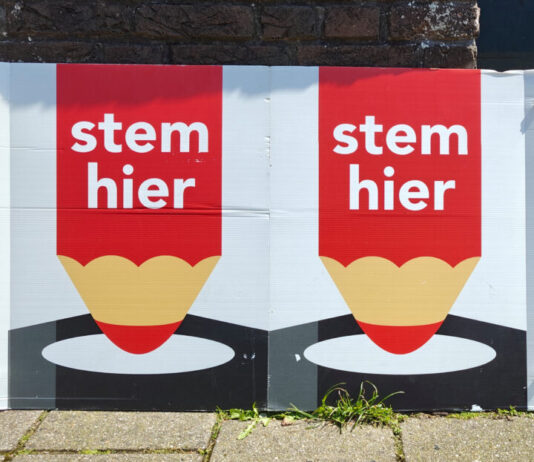 Burgemeester Jos Wienen stemt bij Hart