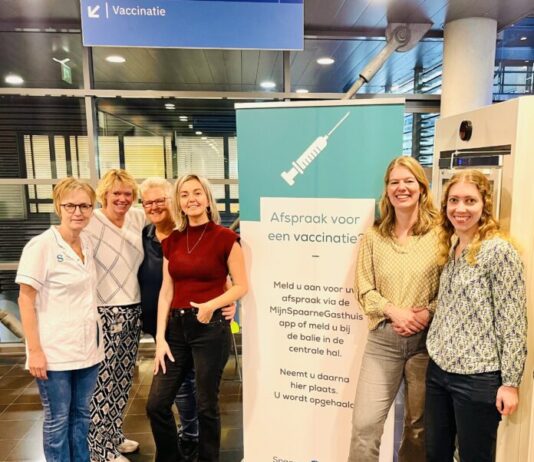 Nieuw vaccinatiepunt voor oncologiepatiënten Het vaccinatieteam van Oncologie en Apotheek Spaarne Gasthuis. Ingezonden foto Spaarne Gasthuis.