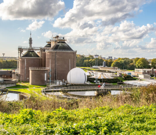 Slib van 13 zuiveringen wordt omgezet in groen gas op AWZI Haarlem Waarderpolder AWZI Waarderpolder. Ingezonden foto Rijnland.net.
