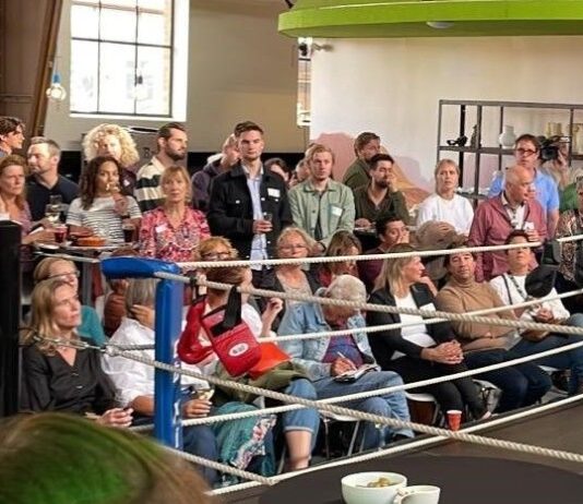 Initiatievencafé bij 3D Makerszone in de Waarderpolder Ingezonden foto.