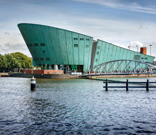 Verrassende experimenten van NEMO Science Museum te zien in Haarlem Gebouw NEMO. Fotografie: DigiDaan.