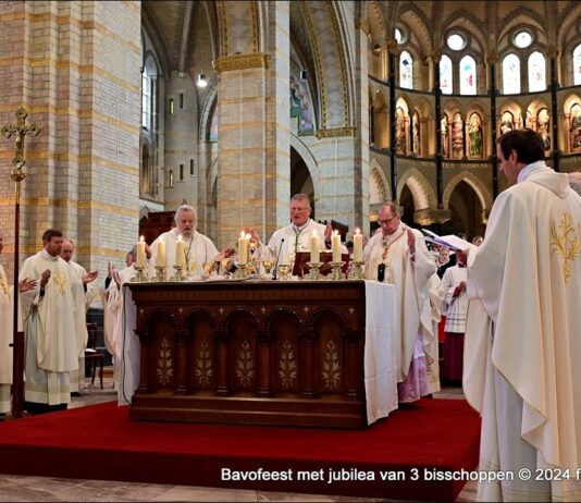 Bavofeest 2024 in de Kathedrale Basiliek van Haarlem met jubilea van 3 bisschoppen