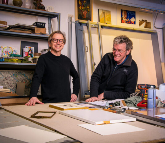 Loning Lijsten zet lijstenmakerij Prins Kunstcentrum voort Loning Lijsten Haarlem - Hugo Loning en Han Prins. Fotografie: Ron De Gruyl.