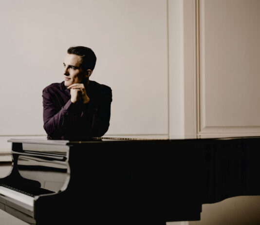 Solorecital Florian Verweij in Bloemendaal Pianist Florian Verweij. Fotografie: Marco Borggreve. Ingezonden foto Muzenforum.