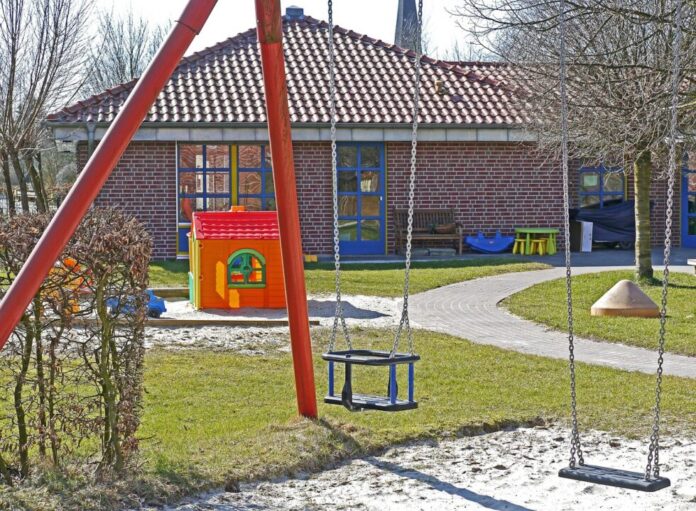 Stock speeltuin kinderopvang school Afbeelding van Erich Westendarp via Pixabay