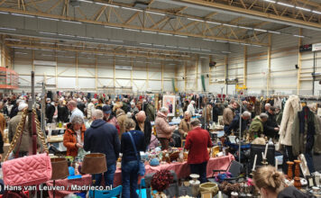 Groots speuren naar vintage en curiosa tijdens overdekte Super Snuffelmarkt in de Kennemer Sporthal