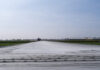 Fototentoonstelling ‘2040. Landbouw in transitie’ in De Gang Bloemkoolteler Wim Reus, Fa. Th. M. Reus & zn. / Westfresh, probeert de omstandigheden op zijn land optimaal te maken voor weidevogels, maar is ook genoodzaakt om zijn gewas te beschermen tegen de houtduif. 10-05-2024, Hem. Uit de serie: 2040. Landbouw in transitie. © David Galjaard.