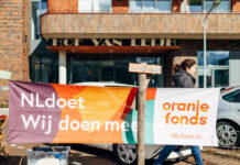 Voltallig college van Haarlem steekt met vrijwilligers de handen uit de mouwen tijdens NLdoet 2025 NLdoet bij Hof van Leijh. ©Ramon Philippo RAP Fotografie.