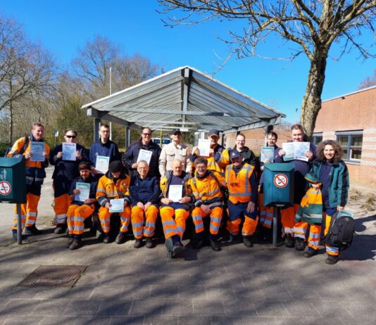 Groen klaar voor het seizoen De groenmedewerkers van Spaarne Werkt met vernieuwde vakkennis (eigen foto).