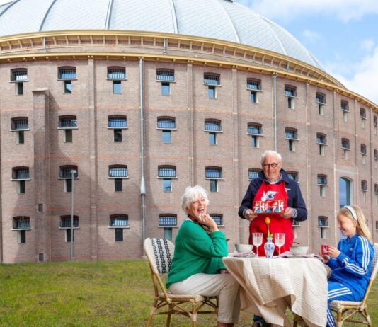 Vrijheidsmaaltijd in voormalige Koepelgevangenis Haarlem verbindt 350 Haarlemmers aan tafel Vrijheidsmaaltijd Haarlem. Ingezonden foto.
