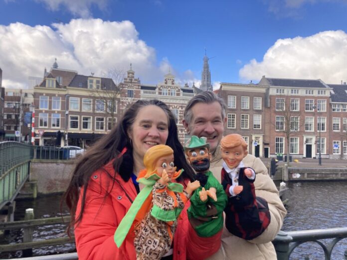 Poppenspelers Michaela Bijlsma en Anton Pauw. Ingezonden foto.