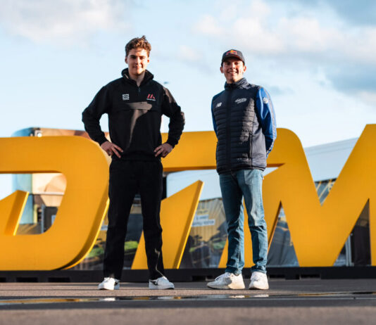 DTM Zandvoort belooft autosportfeest met volop variatie Twee Nederlanders kijken uit naar hun thuiswedstrijd Morris Schuring en Thierry Vermeulen (lr). Fotografie: Gruppe C Photography