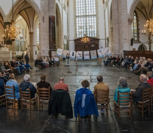 Oude Bavo eert uitgestorven dieren op Werelddierendag Ode aan de uitgestorven Dieren in de Bavo, in 2024. Foto: ⓒ Jaap Kroon.