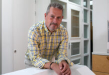 Herman Stomphorst aan de slag als nieuwe zakelijk manager van Stem in de Stad Herman Stomphorst. Fotografie: Heidi Borgart.