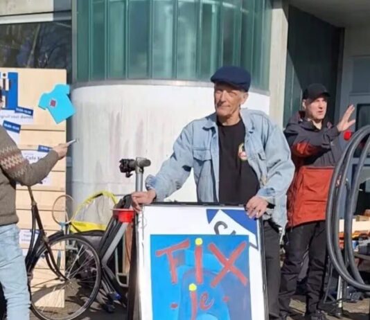 Initiatievencafé zit vol met mooie pitches en inspirerende plannen Frank van ‘Fix je Fiets’ gaf bij het Initiatievencafé van maart jl. de winnende pitch en is beloond met €5000,- om zijn initiatief verder te ontwikkelen.