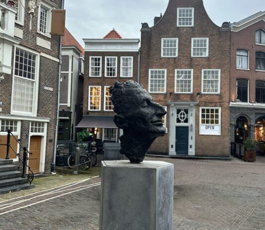 AI brengt overleden schrijver Harry Mulisch tot leven om aandacht te vragen voor leesplezier Fotocredit: The Family