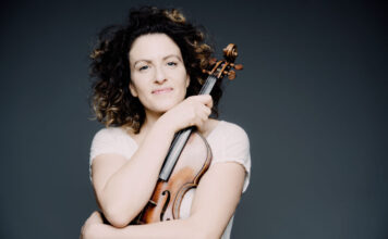 Violiste Liza Ferschtman met Bach solorecital in het gemeentehuis van Bloemendaal Liza Ferschtman - viool. Fotografie: Marco Borggreve.