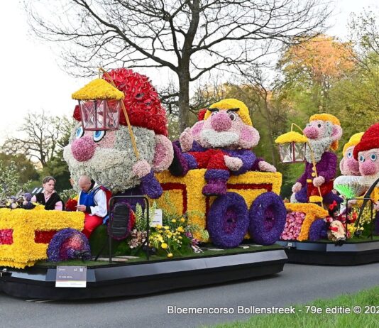 Proef het Voorjaar: Bloemencorso Bollenstreek 2026 video met alle wagens