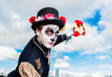 Skeletje (5+): Kleutervoorstelling brengt ode aan het leven in Caprera Skeletje, Maas theater en dans - Grote Mensen. Fotografie: Hilde Harshagen.
